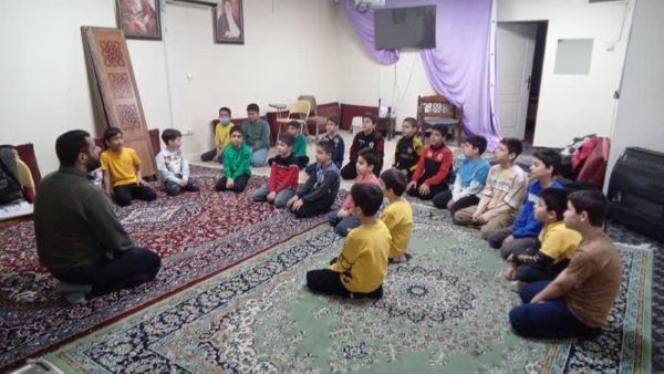 مسجدی برقرار و موفق در جذب دهه هشتادیها و نودیها