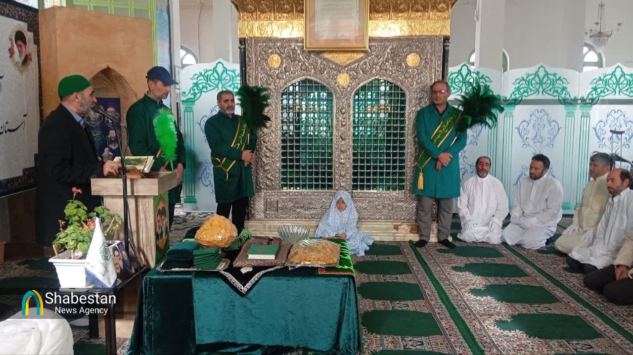 غبارروبی ضریح مطهر امامزاده سید محمد علوی(ع)