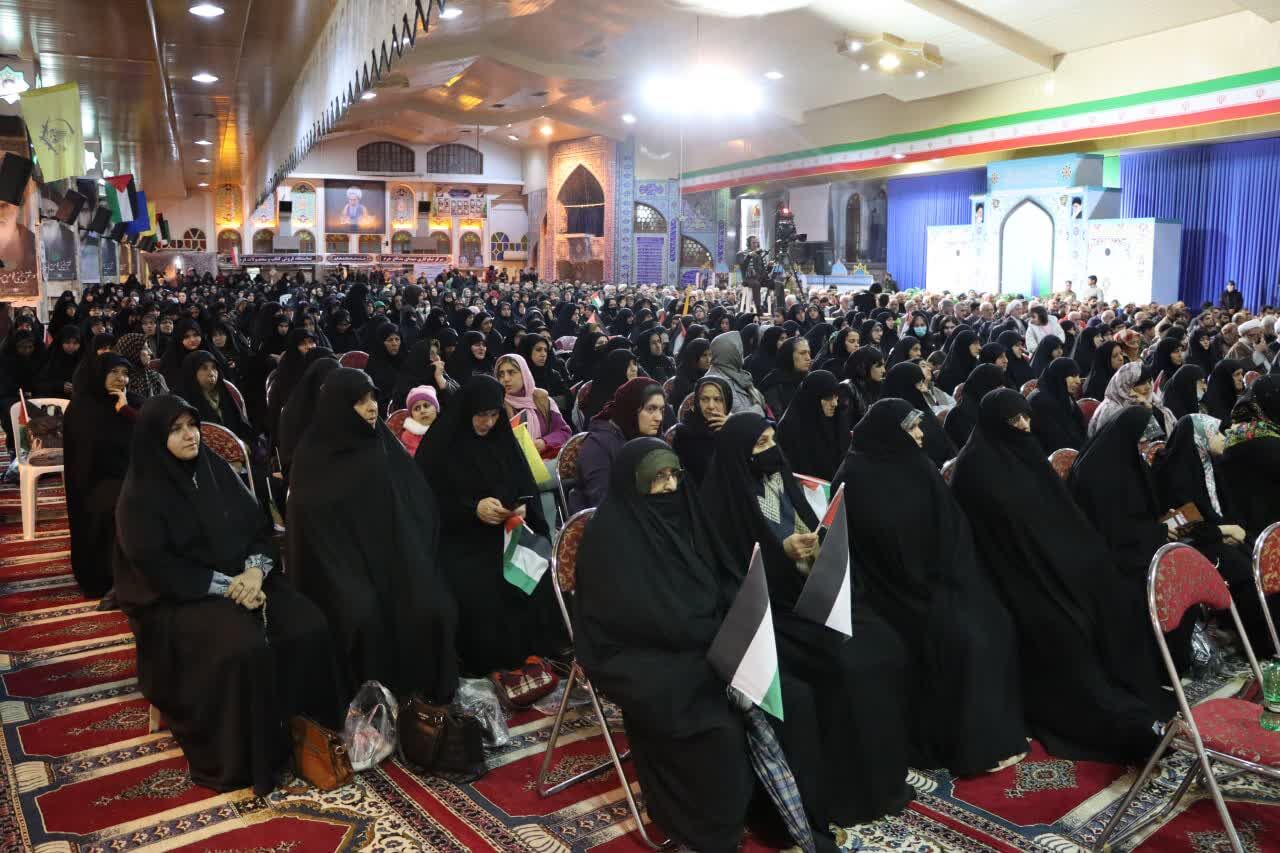 امامین انقلاب ما، نظام را از خطرات عظیم دور کردند