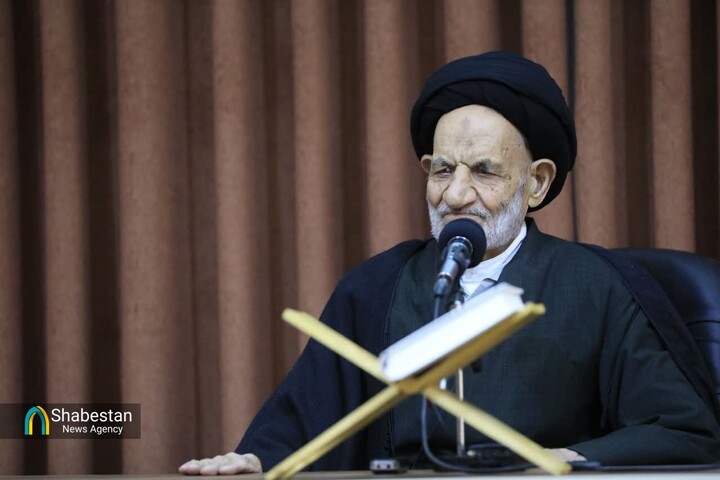 «زندگی با آیه ها» راه علاج بیماری ها و مشکلات جامعه است