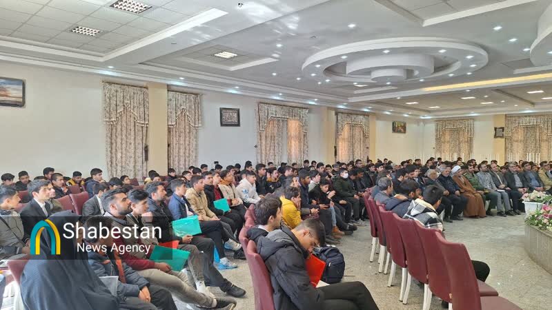 رقابت دانش آموزان اصفهانی در مسابقات قرآنی