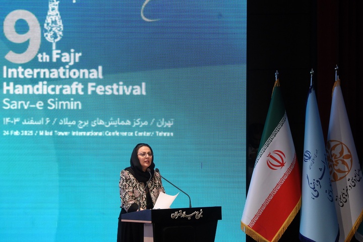 سروهای سیمین در دستان هنرمندان برگزیده صنایع دستی جای گرفت