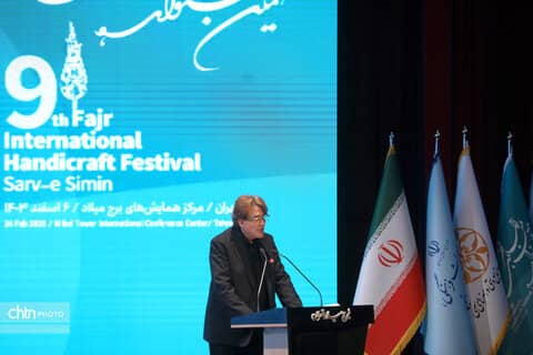 سروهای سیمین در دستان هنرمندان برگزیده صنایع دستی جای گرفت