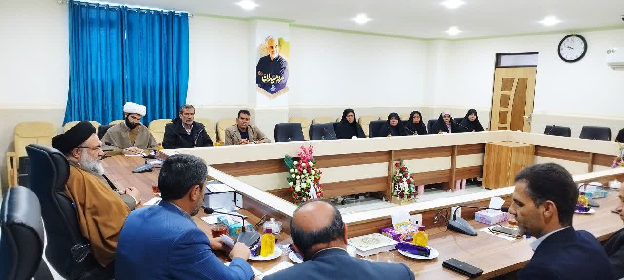 حضور مردم در مصلی ها و مساجد انسجام، وحدت و بزرگی به جامعه و کشور میدهد