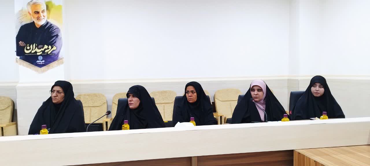 حضور مردم در مصلی ها و مساجد انسجام، وحدت و بزرگی به جامعه و کشور میدهد