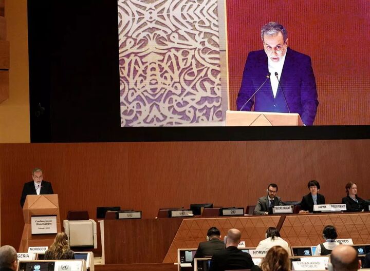 تاکید وزیر امور خارجه جمهوری اسلامی ایران بر ضرورت توجه جامعه جهانی به خلع سلاح هسته‌ای