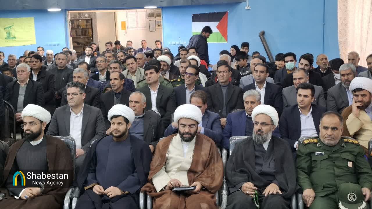 نماز جمعه سنگر مقابله با توطئههای فرهنگی دشمن است