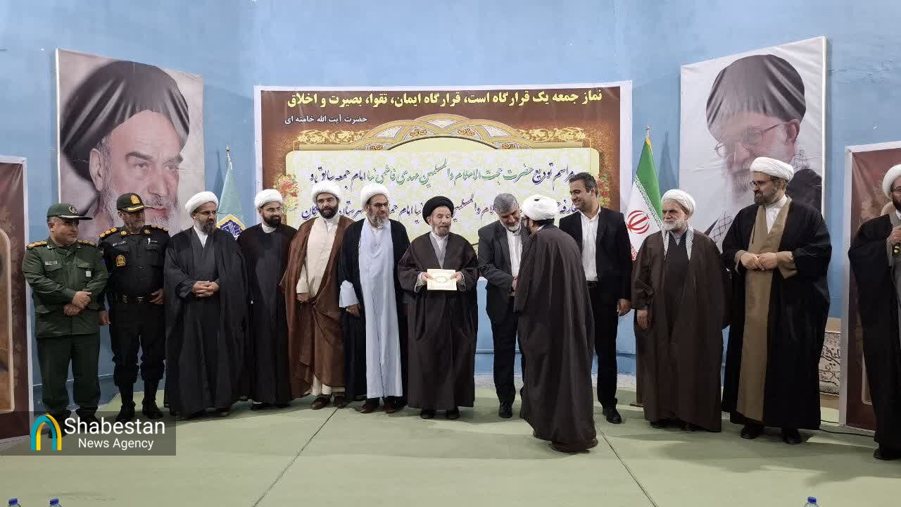 نماز جمعه سنگر مقابله با توطئههای فرهنگی دشمن است