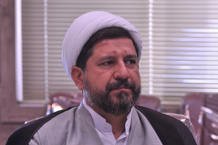 وکیل دانشمندی هنرمند است که هنرمندانه از حق مظلومین دفاع می‌کند 