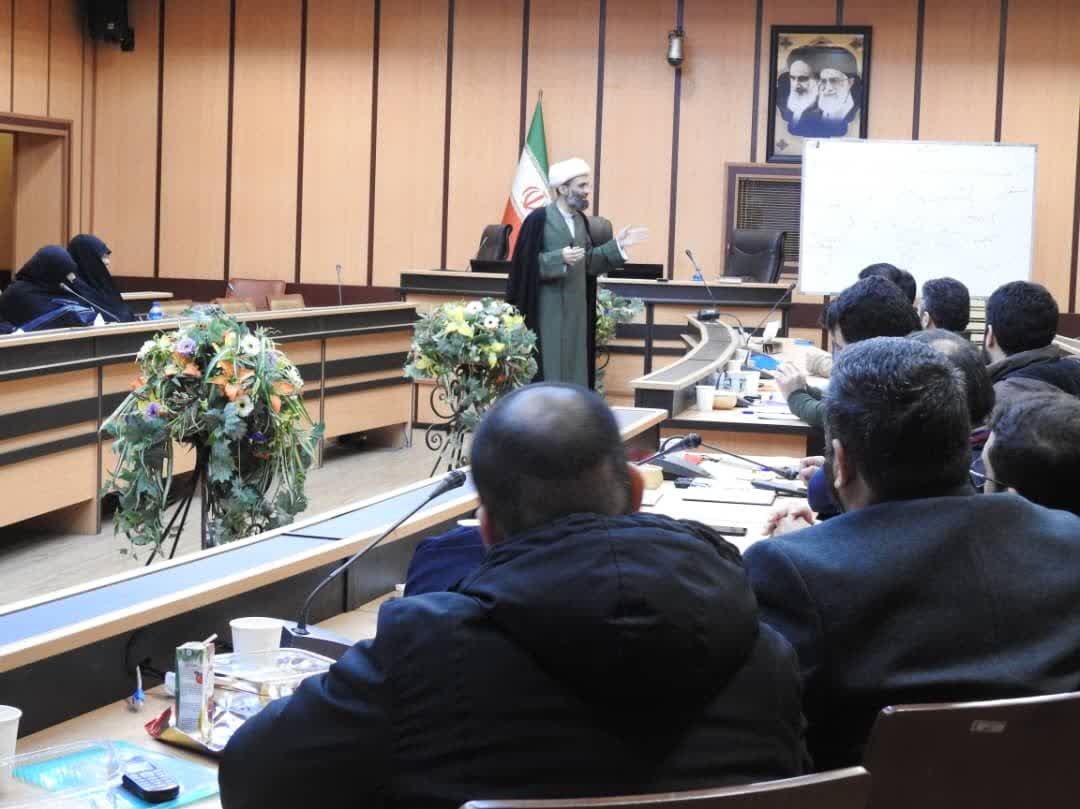 برگزاری نشست علمی برای نقد و بررسی فرقههای انحرافی و جریانهای نوظهور در گیلان