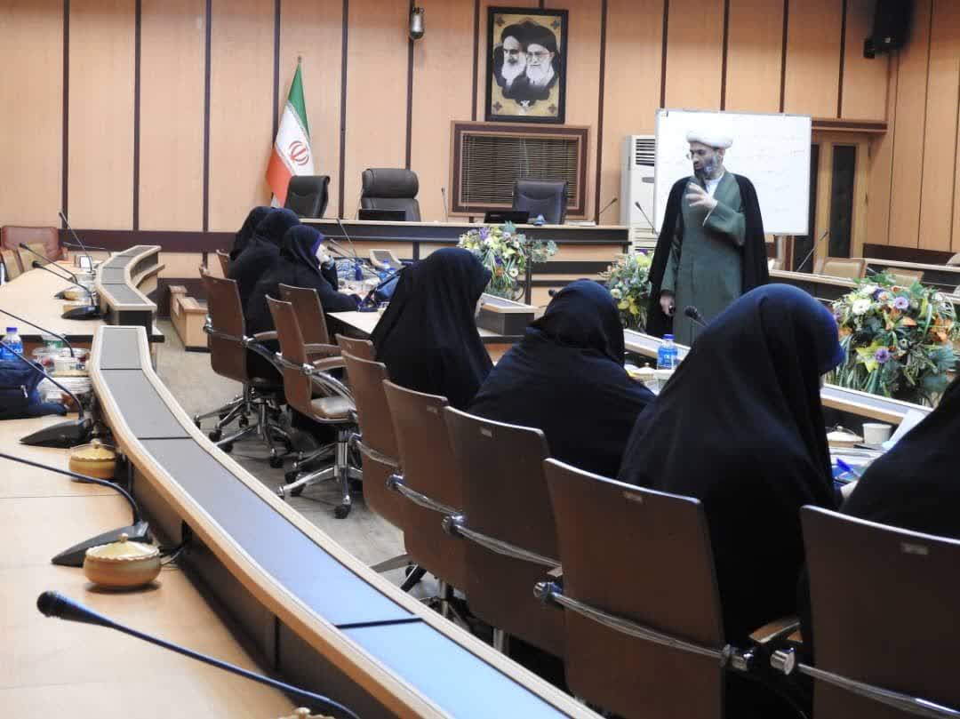 برگزاری نشست علمی برای نقد و بررسی فرقه‌های انحرافی و جریان‌های نوظهور در گیلان