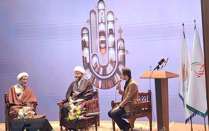 قمی: هیأت مردمی است و باید مردمی بماند/پارسانیا: عقبه هیأت برای حرکات مهم اجتماعی، اثربخش است