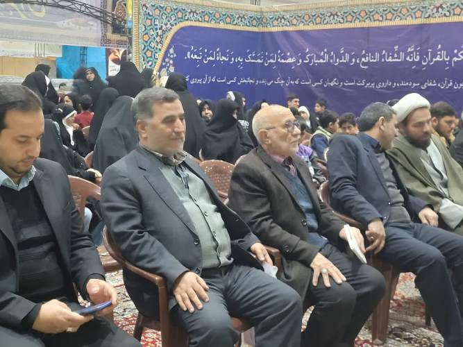 نخستین محفل انس با قرآن، نمایشگاه قرآن کریم را مزین کرد