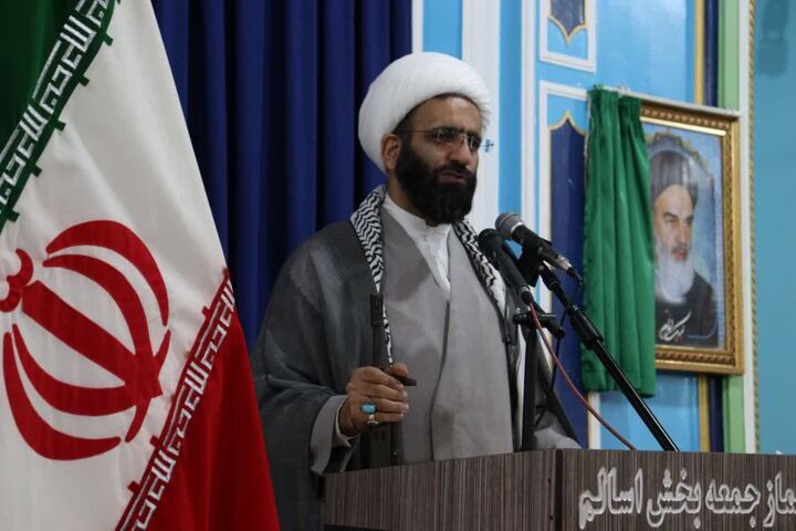 مسئولین برای رفع مشکل کسب و کار مردم تلاش کنند