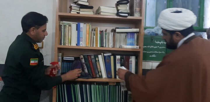 بیش از ۳۰ مسجد دیشموک غبارروبی و عطرافشانی شدند