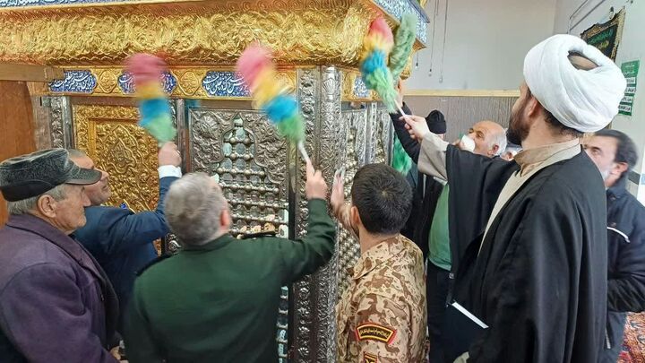 غبارروبی امامزاده سید ابراهیم (ع) لاهرود با رویکرد تعظیم شعائر دینی و تکریم ماه رمضان انجام شد