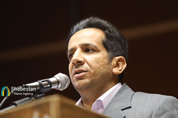لزوم حضور مستمر کادر اداری در مدارس و تقویت نظام نظارتی