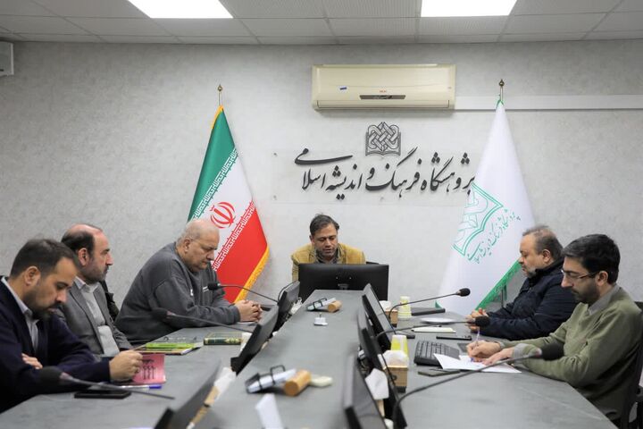 پارسی‌نژاد: فلسفه ادبیات؛ چیستی رمان را مشخص می‌کند/سنگری: زادگاه رمان درون جامعه است