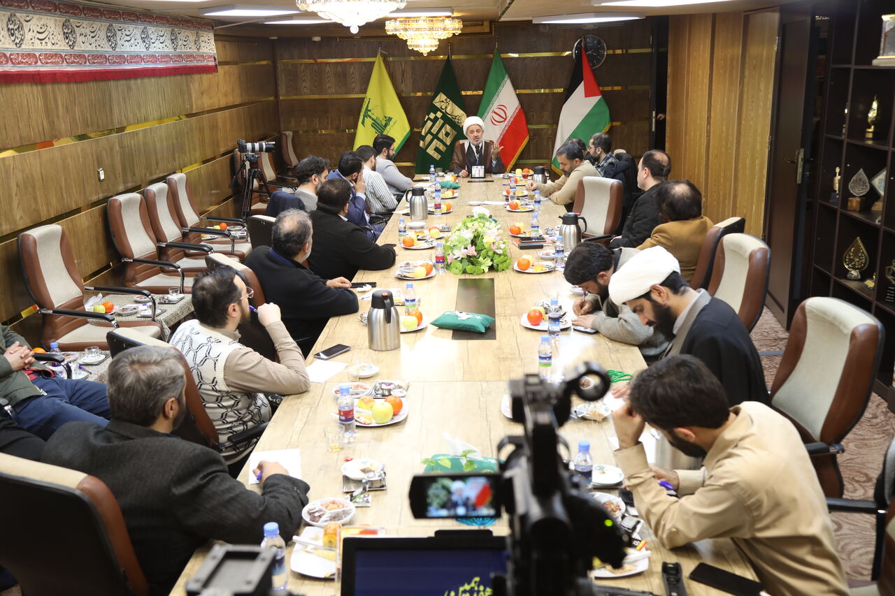 «دعا و مناجات»، مهاری برای طغیانگری انسان