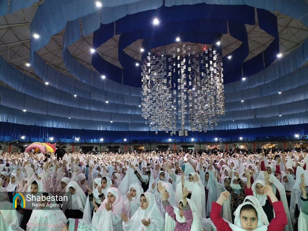 هزار دانش آموز نجفآبادی سن تکلیف خود را جشن گرفتند