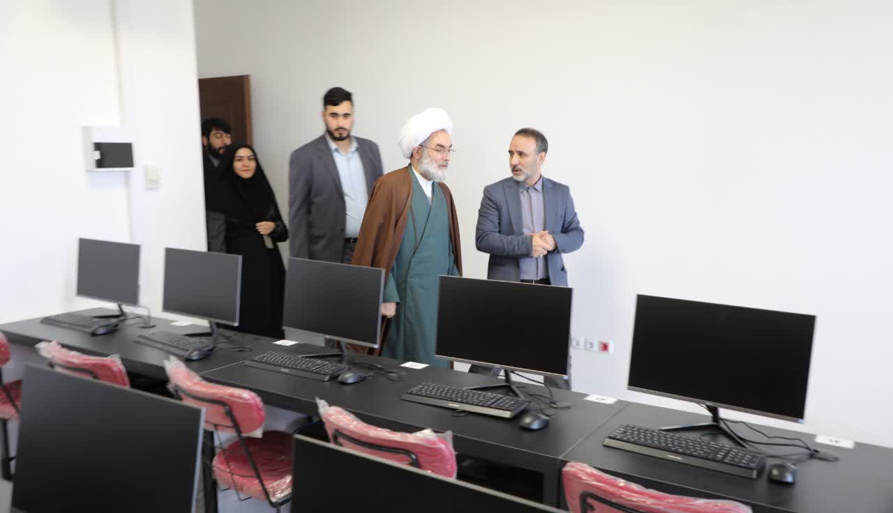 بازدید نماینده ولی فقیه گیلان از ساختمان کتابخانه مرکزی رشت