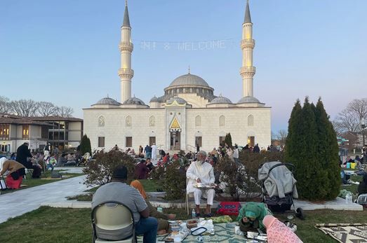 رمضان در مینه سوتا آمریکا، پذیرایی از روزه‌داران با سفره‌های افطاری در مساجد