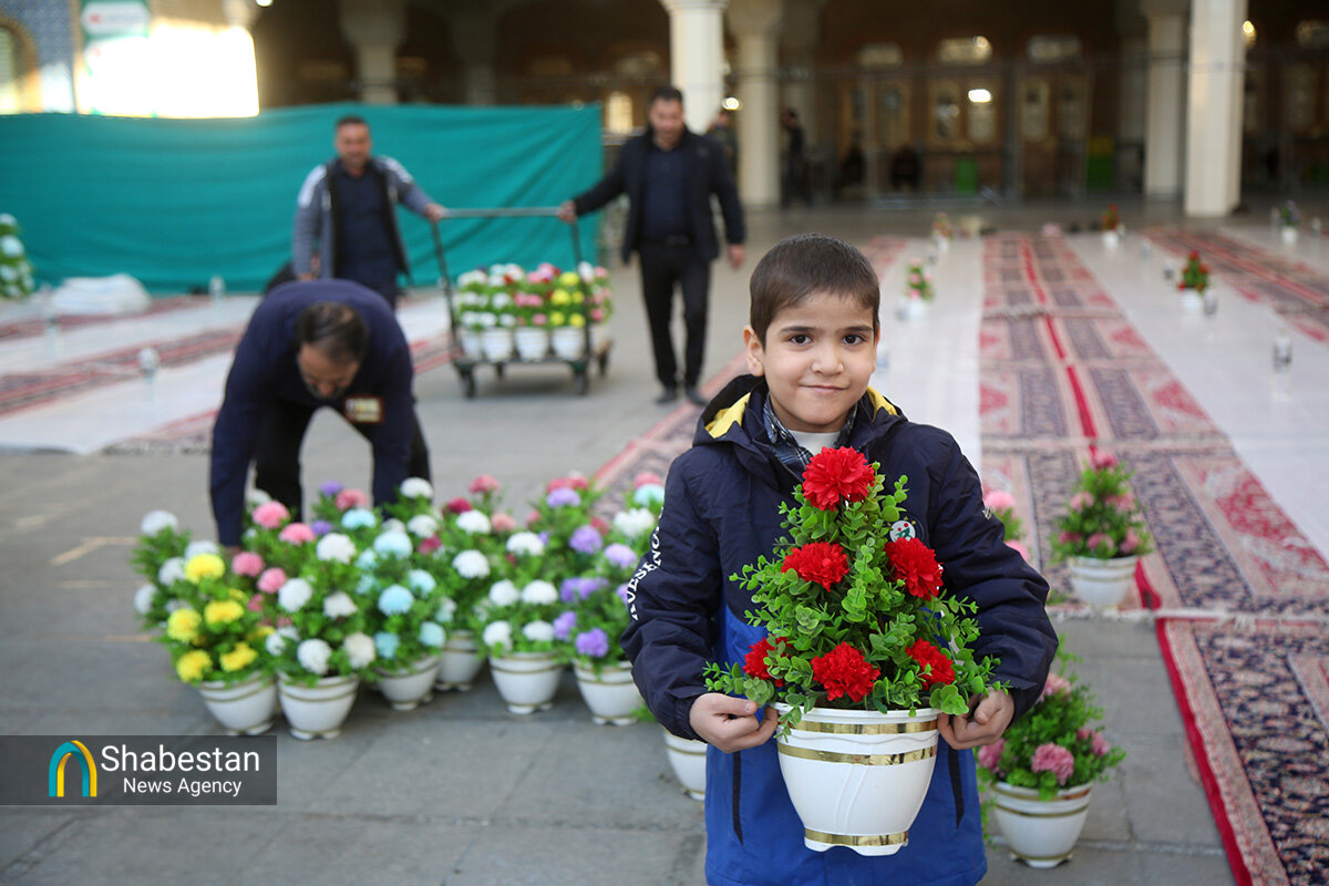 اطعام زائران روزه‌دار در حرم حضرت معصومه (س)