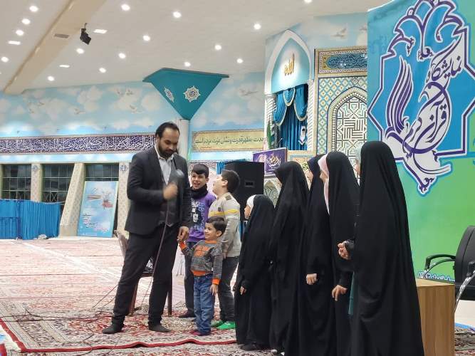 حضور چشمگیر مردم در شب چهارم نمایشگاه قرآن کریم