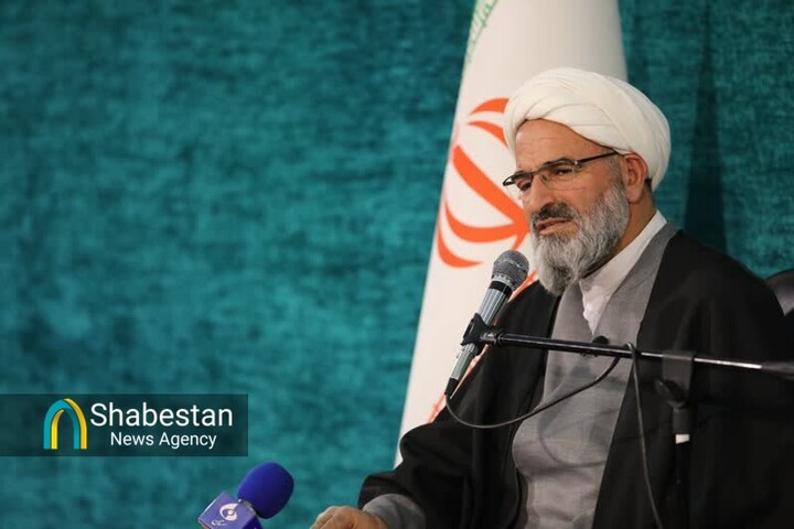 برای رسیدن به خدا باید از غیرخدا مُنقطع شویم برای رسیدن به خدا باید از غیرخدا مُنقطع شویم