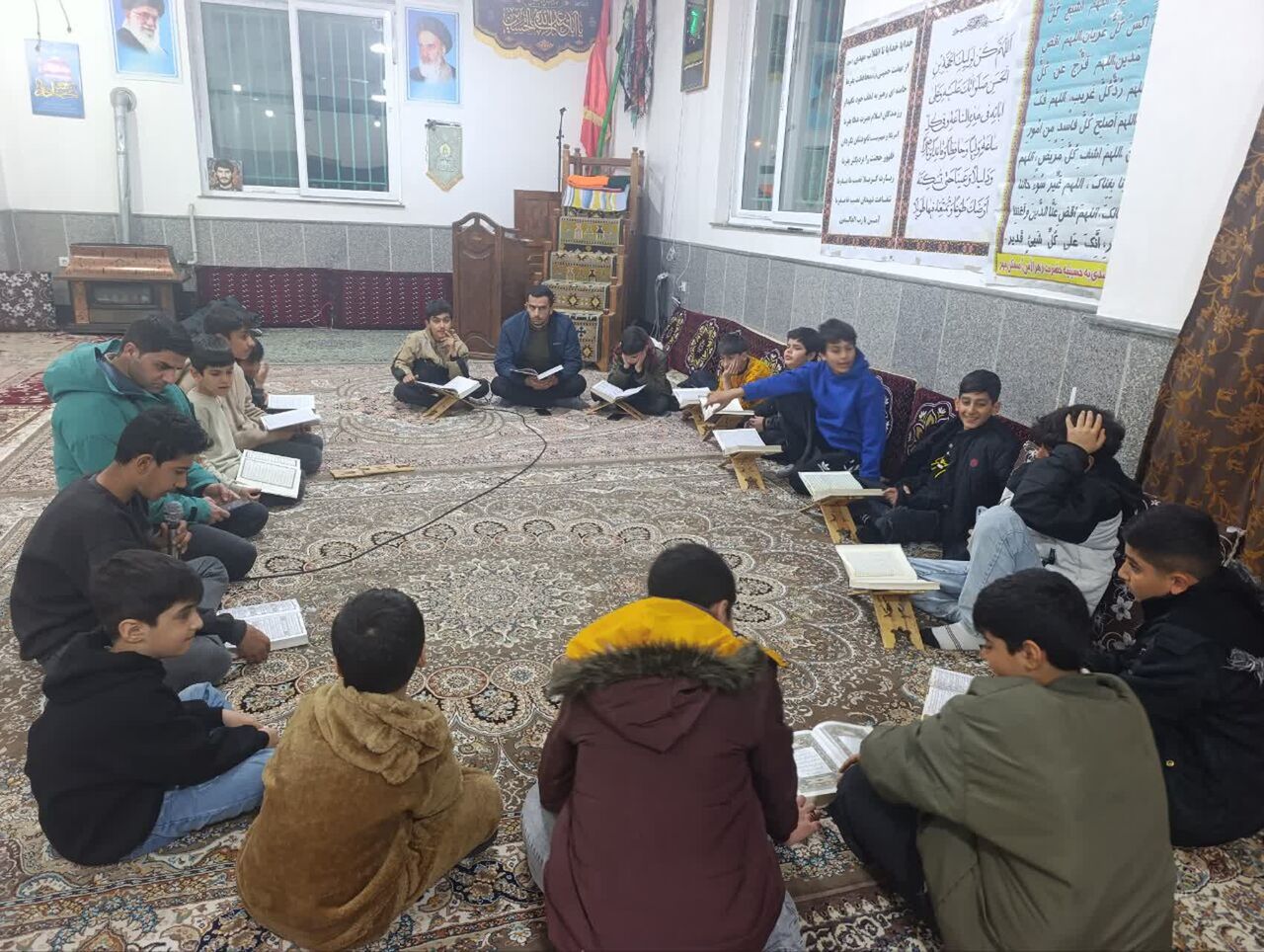 مشارکت بچه مسجدی های کانون انصارالمهدی نکا در برنامه های قرآنی رمضان