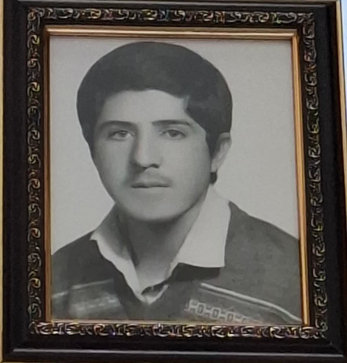 اعضای کانون فرهنگی فاطمه الزهرا(س) با خانواده شهید محمود کاظمی دیدار کردند