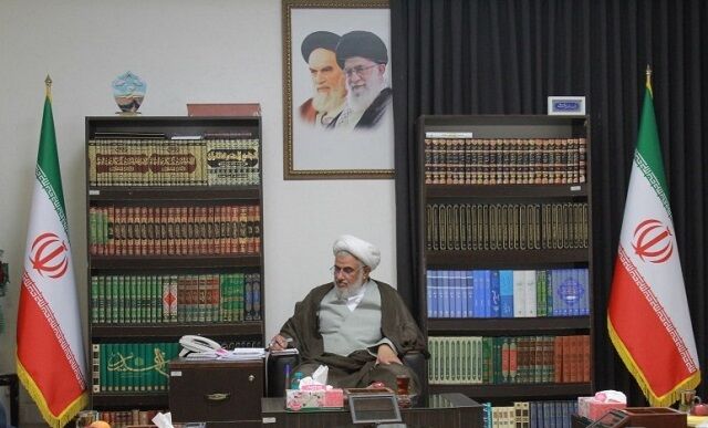 ضرورت حمایت از رسانه ها و هنرمندان