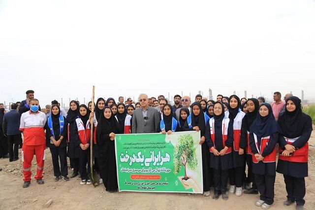 صنایع موظف به گسترش فضای سبز و کاهش آلاینده‌ها هستند