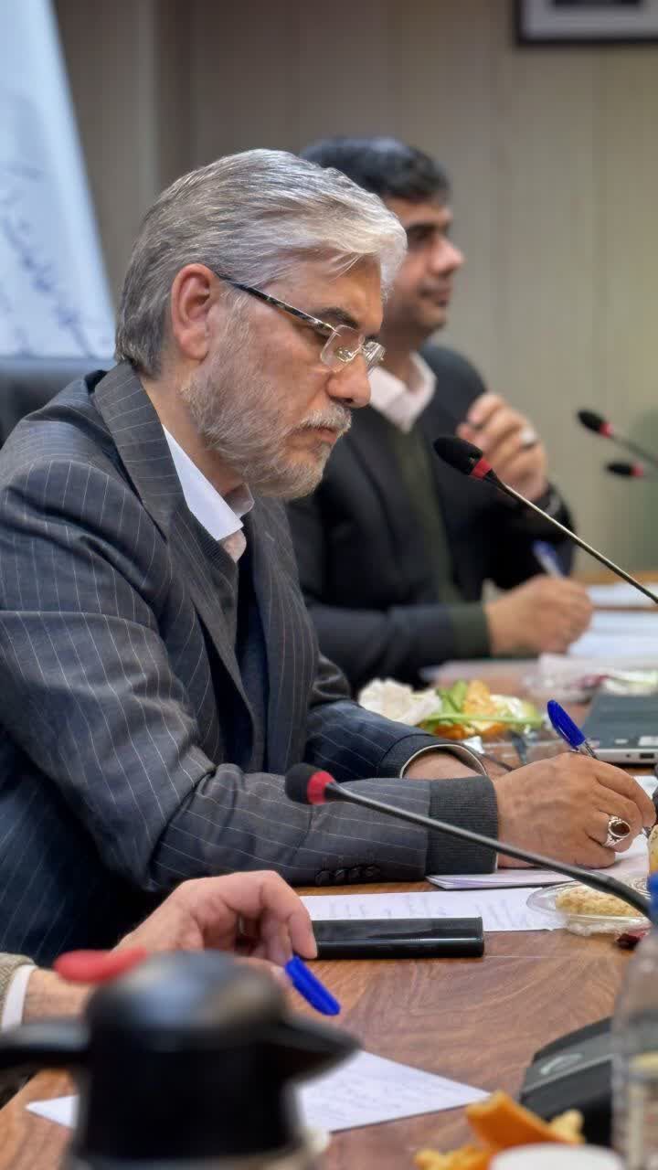 گلایههای اساتید علوم انسانی در حضور وزیر علوم/پیوندی بین دانشگاه و جامعه نیست