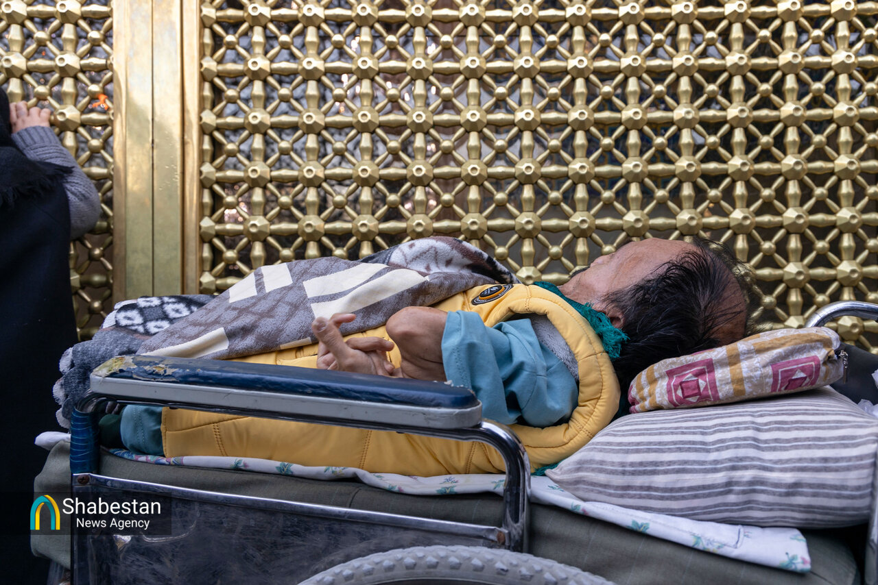 تشرف ۲۰۵ نفر از کوتاه قامتان کشور به حرم رضوی