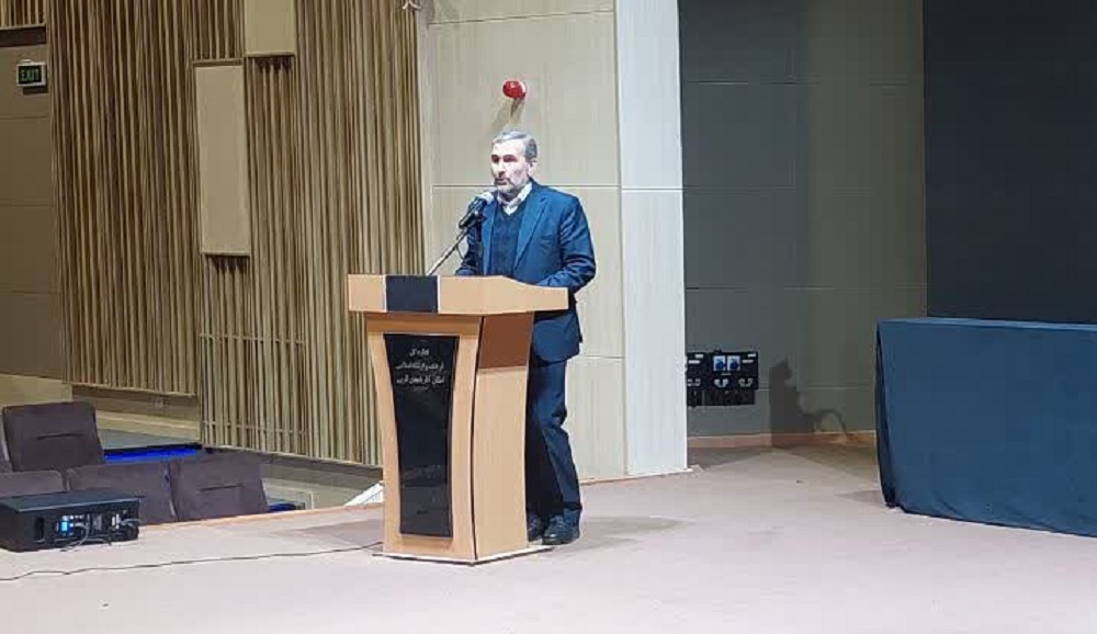 وقتی نبض دریاچه با حیات جنین گره میخورد/هنرمندان با زبان گویای هنر آسیبهای اجتماعی را بیان کنند