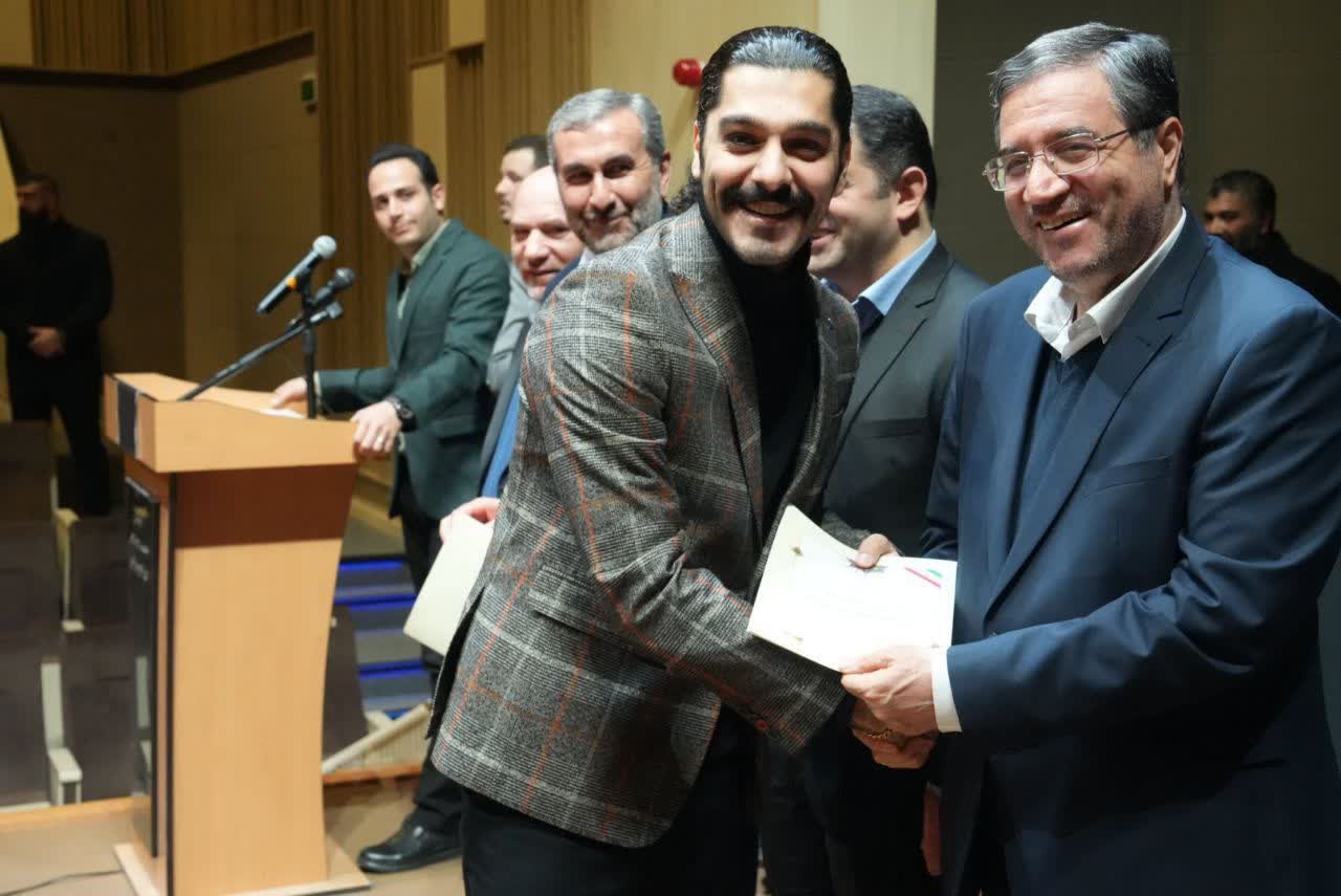 وقتی نبض دریاچه با حیات جنین گره میخورد/هنرمندان با زبان گویای هنر آسیبهای اجتماعی را بیان کنند