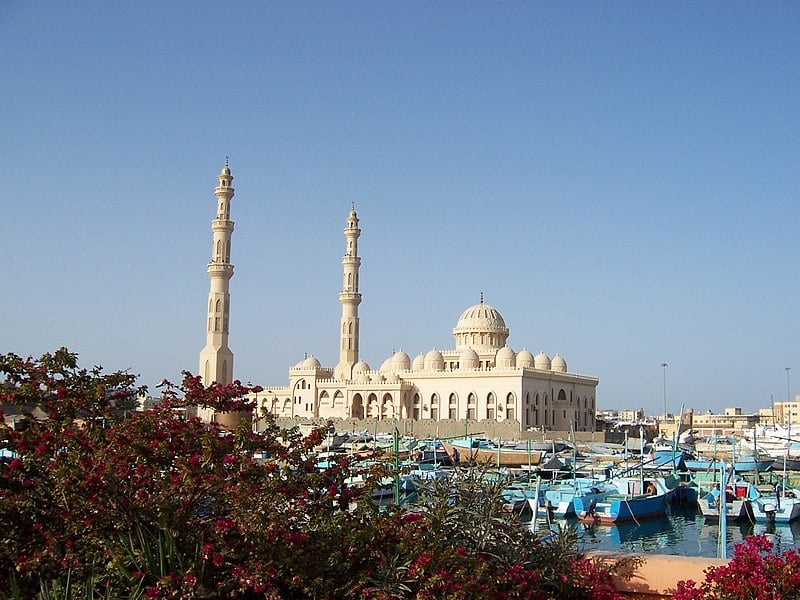 مسجد جامع المیناء در الغردقه مصر پذیرای نمازگزاران و گردشگران در ماه مبارک رمضان