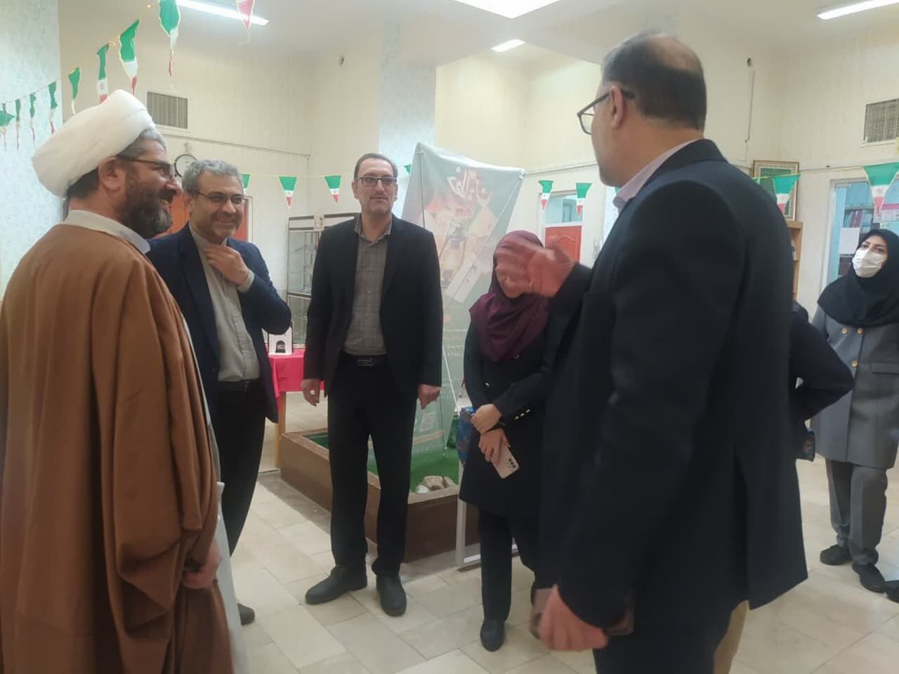 طرح کتابخانه گردی در کتابخانه استاد موذن پور آران و بیدگل اجرا شد