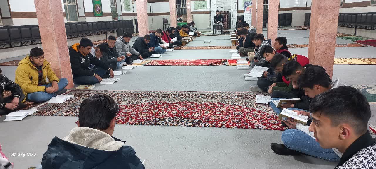 از برپایی سفرههای کریمانه افطاری تا توزیع بستههای معیشتی در مساجد آذربایجان غربی