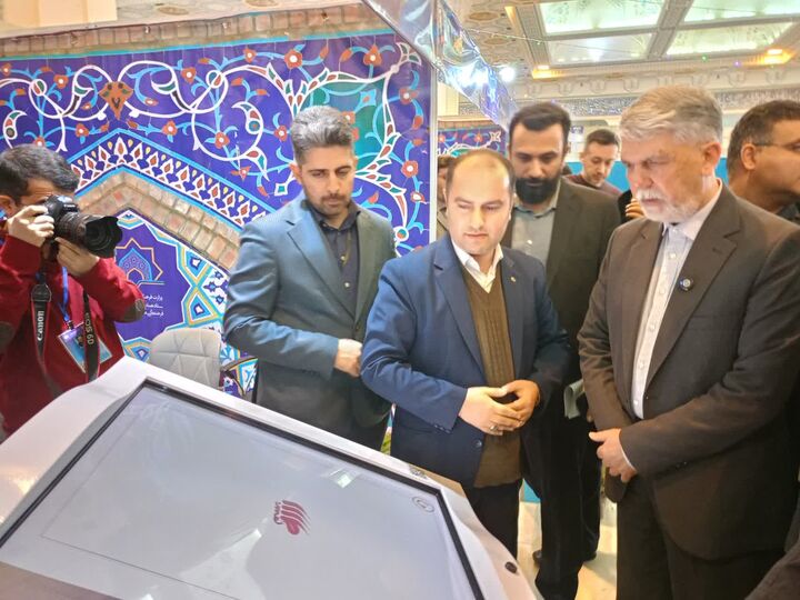 بازدید وزیر فرهنگ از بخش «مسجد، پایگاه قرآن» در نمایشگاه بین‌المللی قرآن