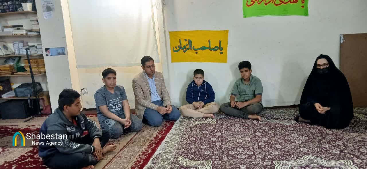 تشکیل حلقه های کتابخوانی راهی برای ترغیب کودکان و نوجوانان به مطالعه است