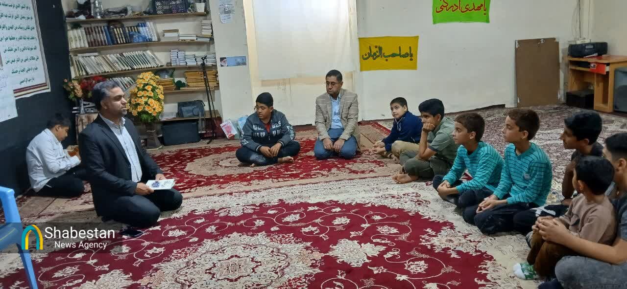 تشکیل حلقه های کتابخوانی راهی برای ترغیب کودکان و نوجوانان به مطالعه است