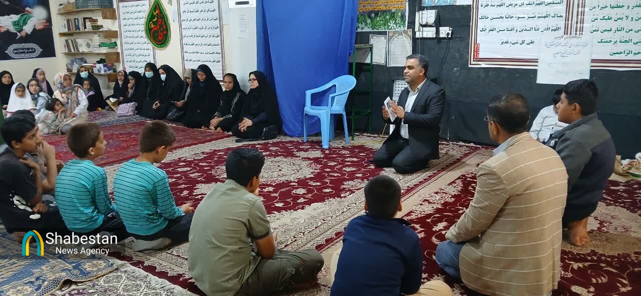 تشکیل حلقه های کتابخوانی راهی برای ترغیب کودکان و نوجوانان به مطالعه است