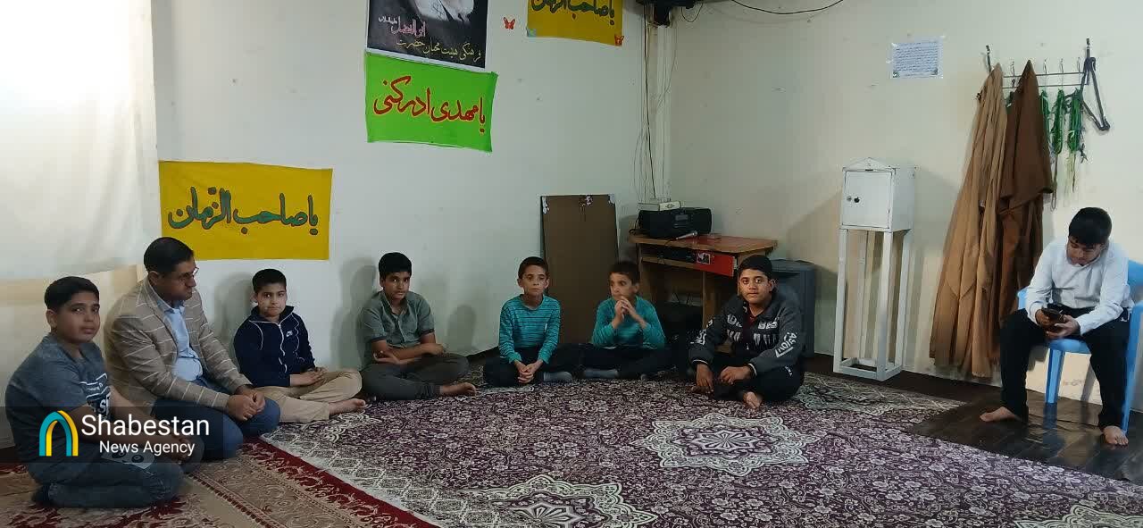 تشکیل حلقه های کتابخوانی راهی برای ترغیب کودکان و نوجوانان به مطالعه است