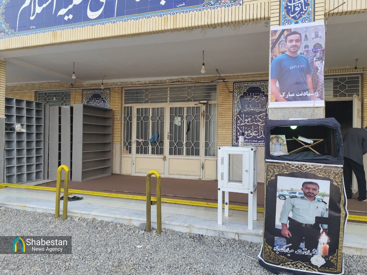 دیدار آخر با لباس شهادت / وداع جانسوز با شهید مدافع امنیت در مسجد امام علی جیرفت