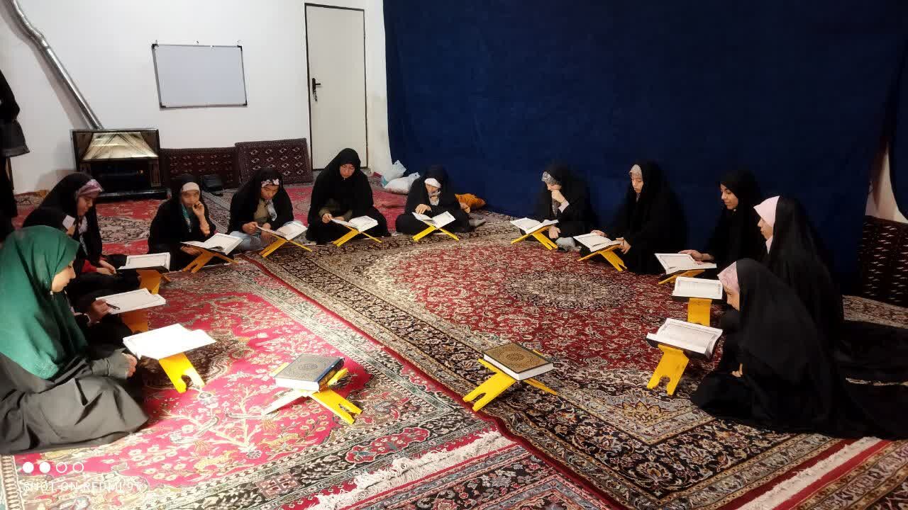 گروههای ممتاز و برتر مسابقات روزنامه دیواری دختران موعود تجلیل شدند