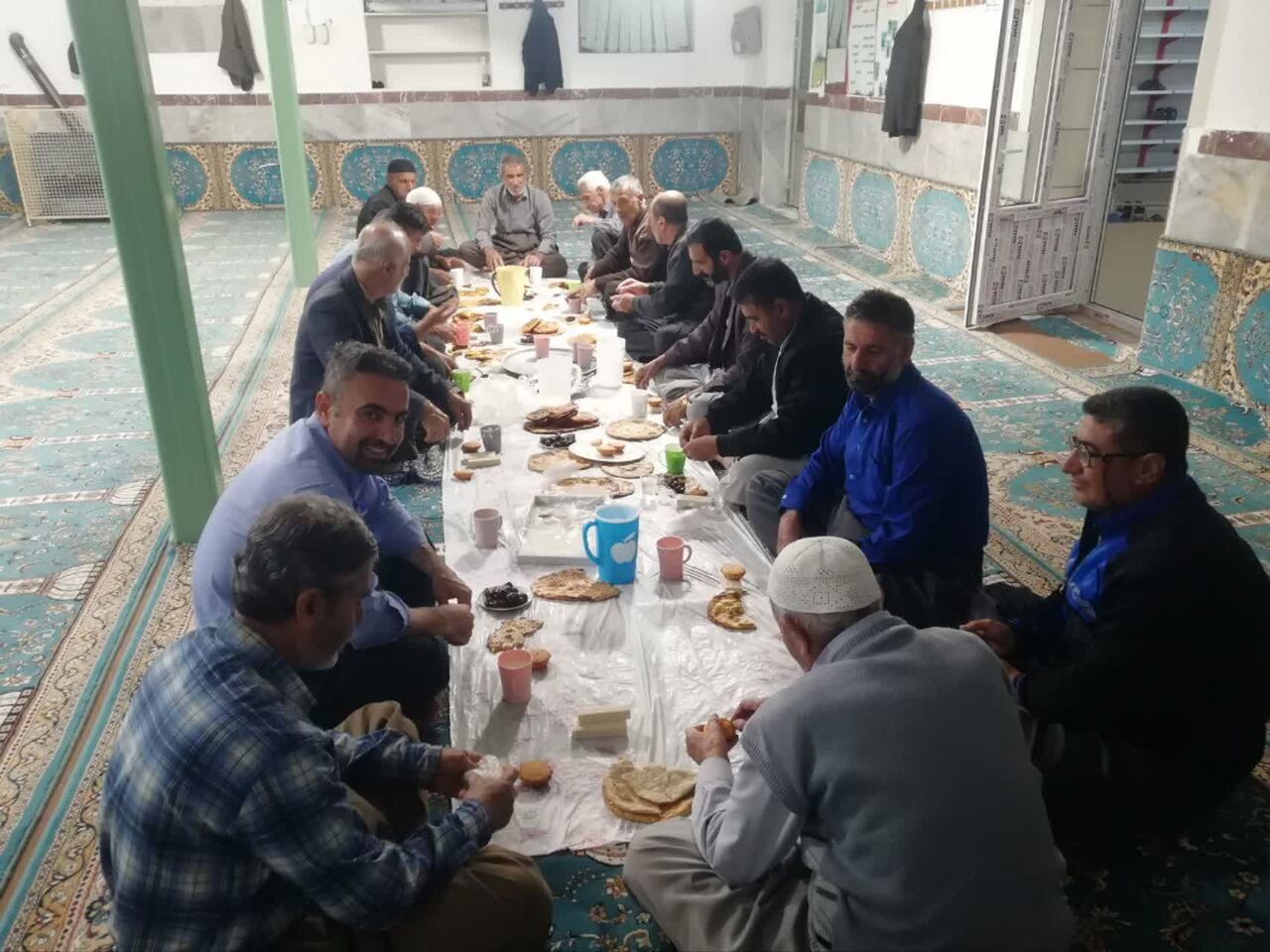سفرههای افطاری در کانونهای مساجد کردستان؛ از سنت تا همدلی در گردمیران سفلی