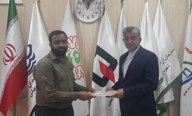 مدیر ستاد هماهنگی کانون‌های مساجد هرمزگان از شهردار بندرعباس تجلیل کرد