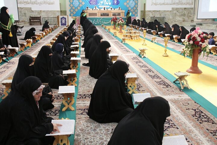محفل ترتیل‌خوانی بانوان با قدمتی بیش از یک دهه در حرم حضرت معصومه(س)